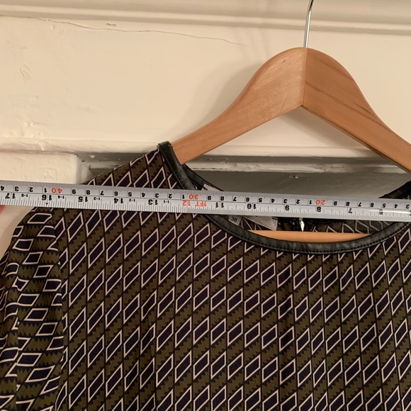 Graphic print dress - Picture 4 of 7